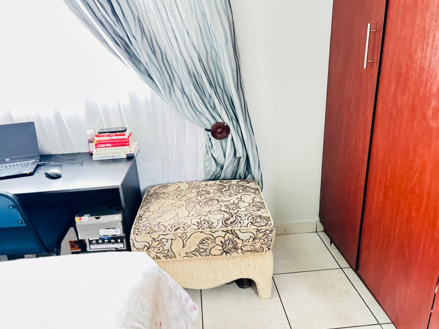To Let 2 Bedroom Property for Rent in Waterval East North West